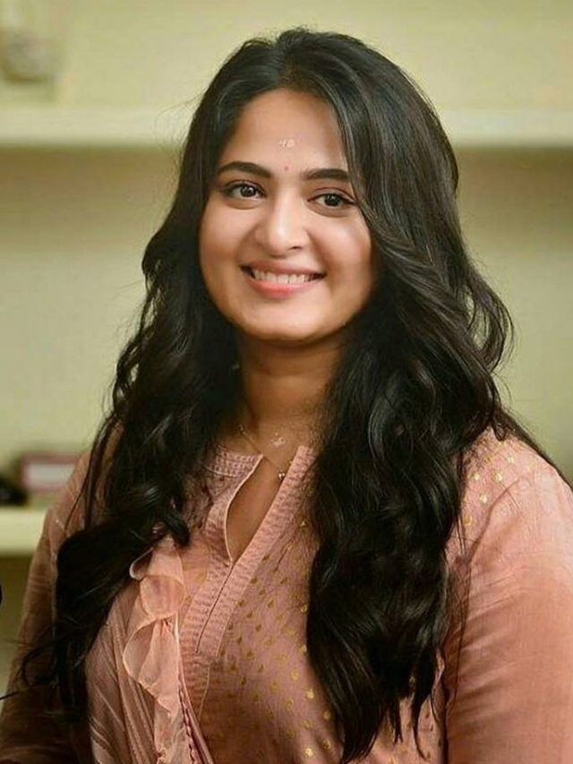 ఈ ఏడాది వెండితెరపై సందడి చేయని హీరోయిన్స్ ఎవరంటే.. ?