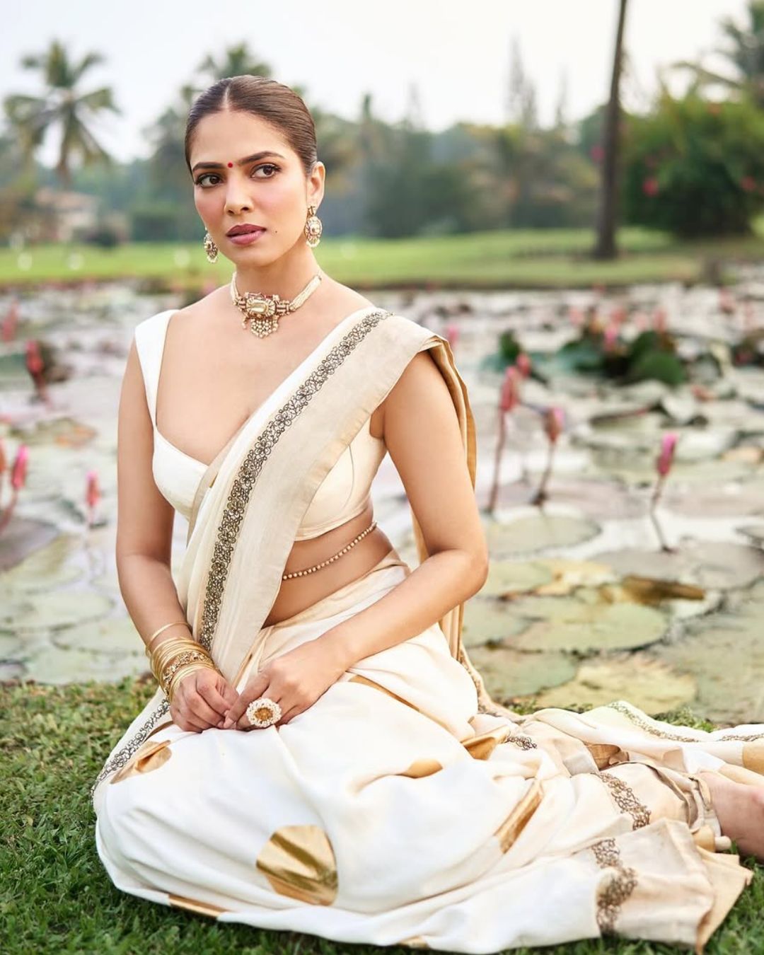 Malavika Mohanan: చీరకట్టులో కూడా చిన్నది సెగలు పుట్టిస్తుందే