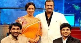 Manchu Lakshmi: ఇక్కడ ఇంత రచ్చ జరుగుతుంటే.. ఏడున్నావ్  మంచు అక్క.. ?