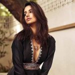 Meenakshi Chaudhary: మీనమ్మ ఖాతాలోకి మరొకటి.. అంతా ఆ నిర్మాత చలవే.. ?