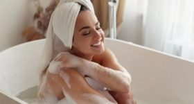 Beautiful Skin: స్నానం చేసే నీళ్లలో ఈ 5 కలిపితే.. మీ అందం రెట్టింపు