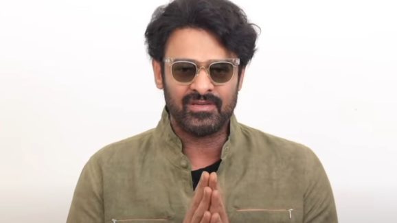 Prabhas: వారికి క్షమాపణలు చెప్పిన ప్రభాస్.. వీడియో వైరల్