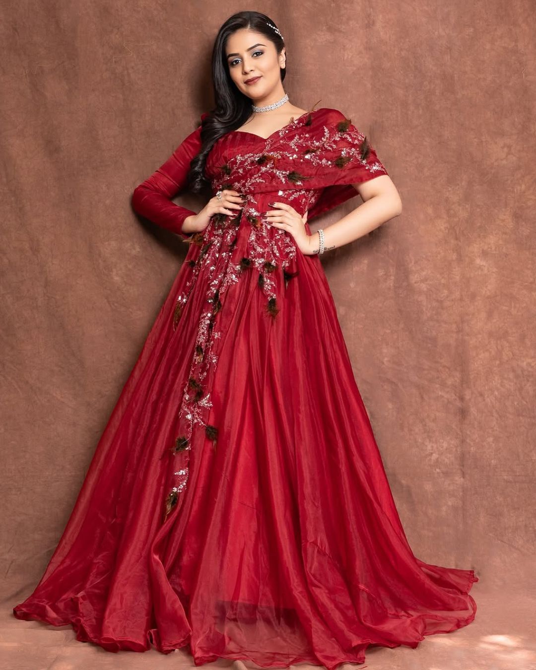 Sreemukhi: రెడ్ డ్రెస్ లో అదిరిపోయిన శ్రీముఖి..