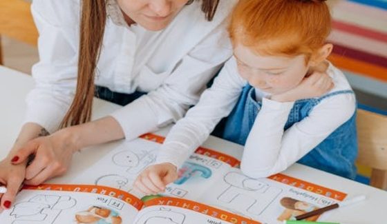 Hand Writing Tips: ఇలా చేస్తే.. చిన్నపిల్లల చేతి వ్రాత కూడా బాగుంటుంది తెలుసా ?