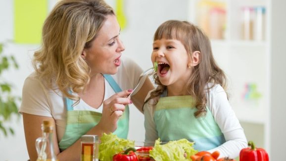 Healthy Foods For Children: పిల్లల బ్రెయిన్ షార్ప్‌గా పనిచేయాలంటే.. ఈ ఫుడ్ తినిపించండి