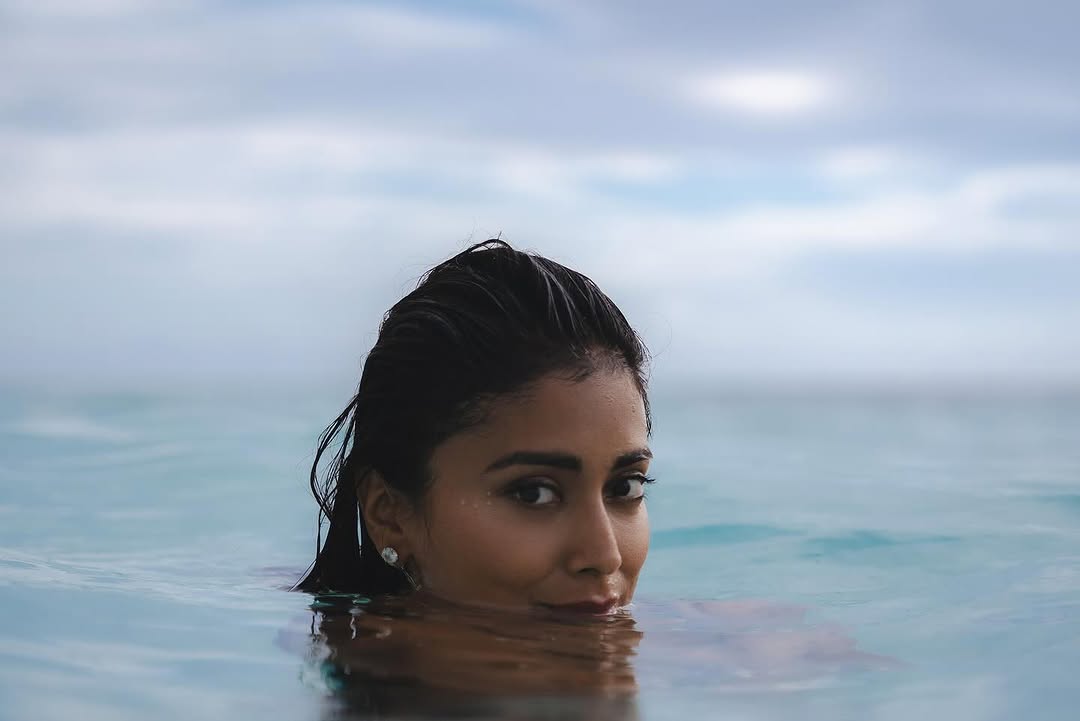Shriya Saran Photo Gallery