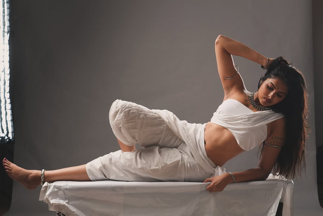 Actress divi photo gallery
