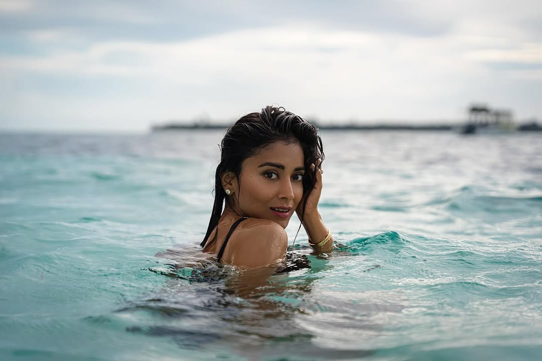 Shriya Saran Photo Gallery