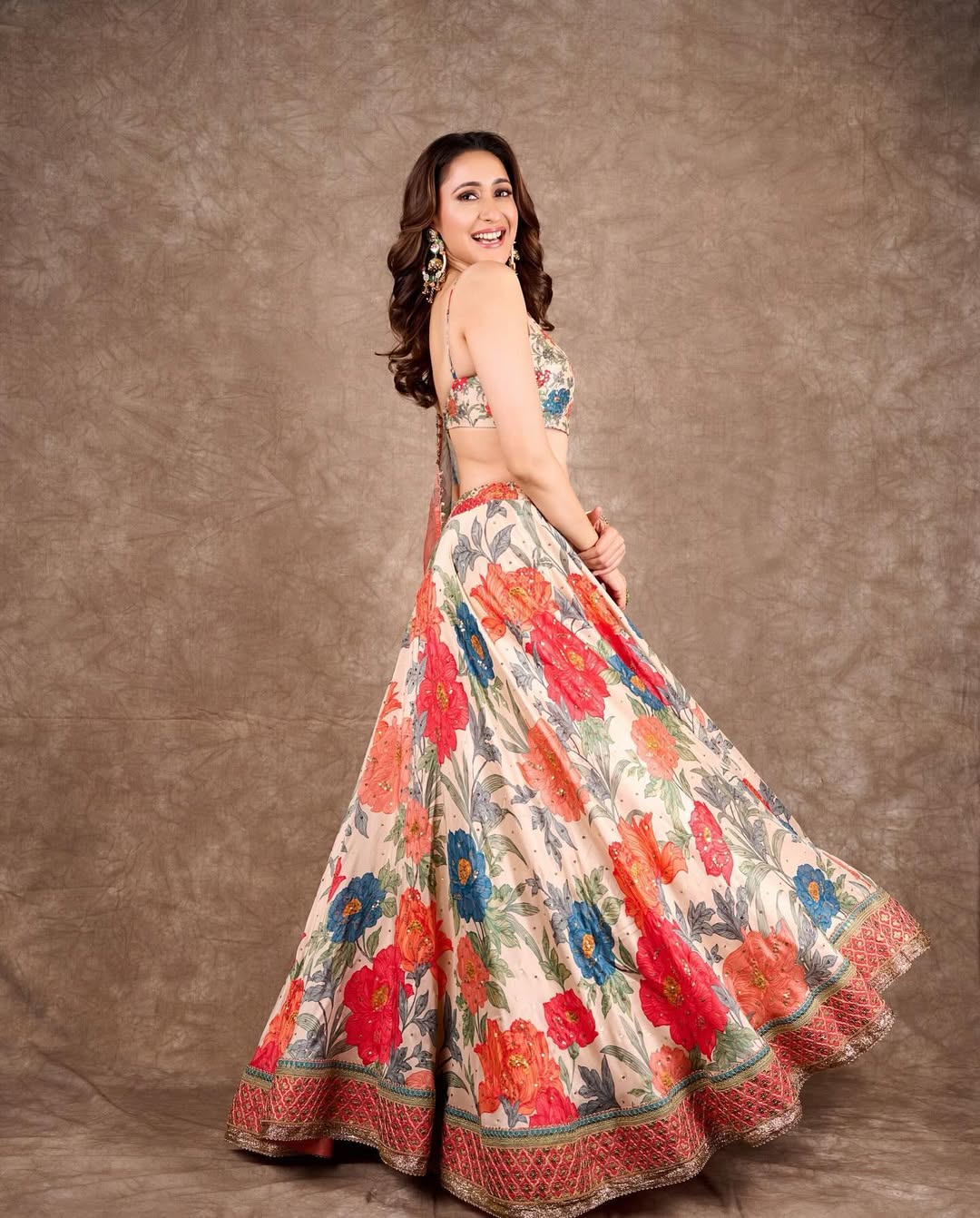 Actress Pragya Jaiswal Photo gallery