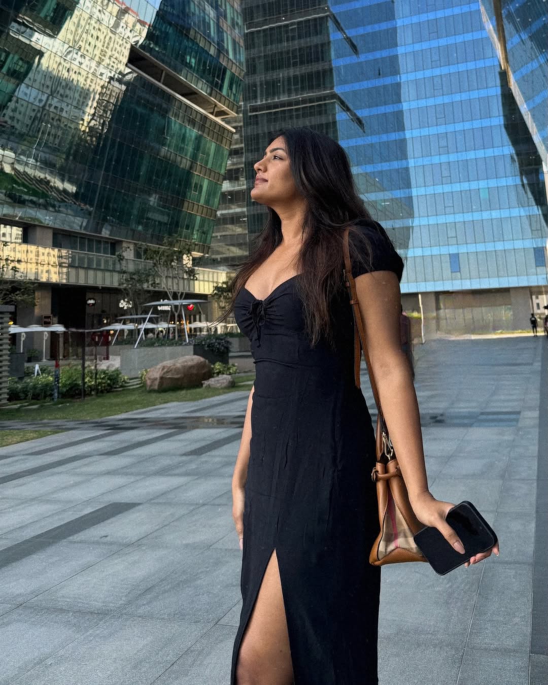 Eesha Rebba Photo Gallery