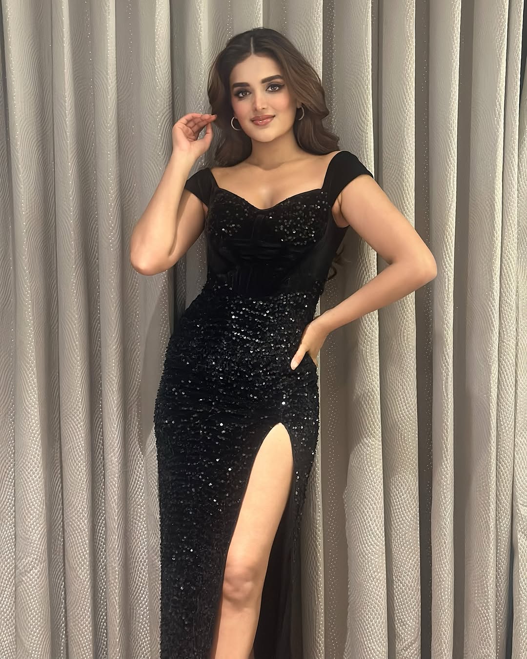 Nidhi Agarwal Photo Gallery