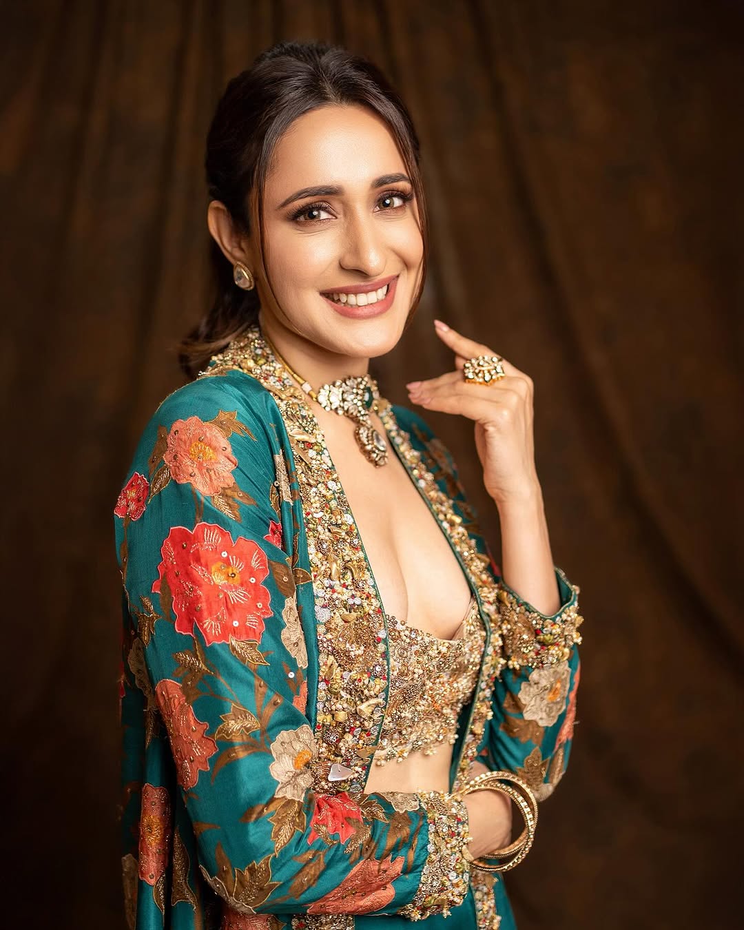 Pragya Jaiswal Photo Gallery