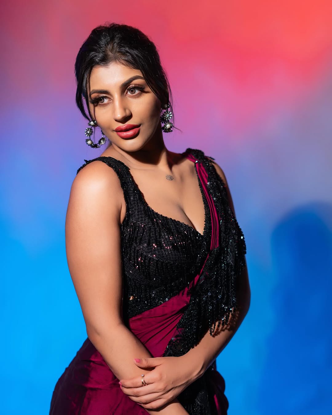 Actress Yashika Anand Photo gallery