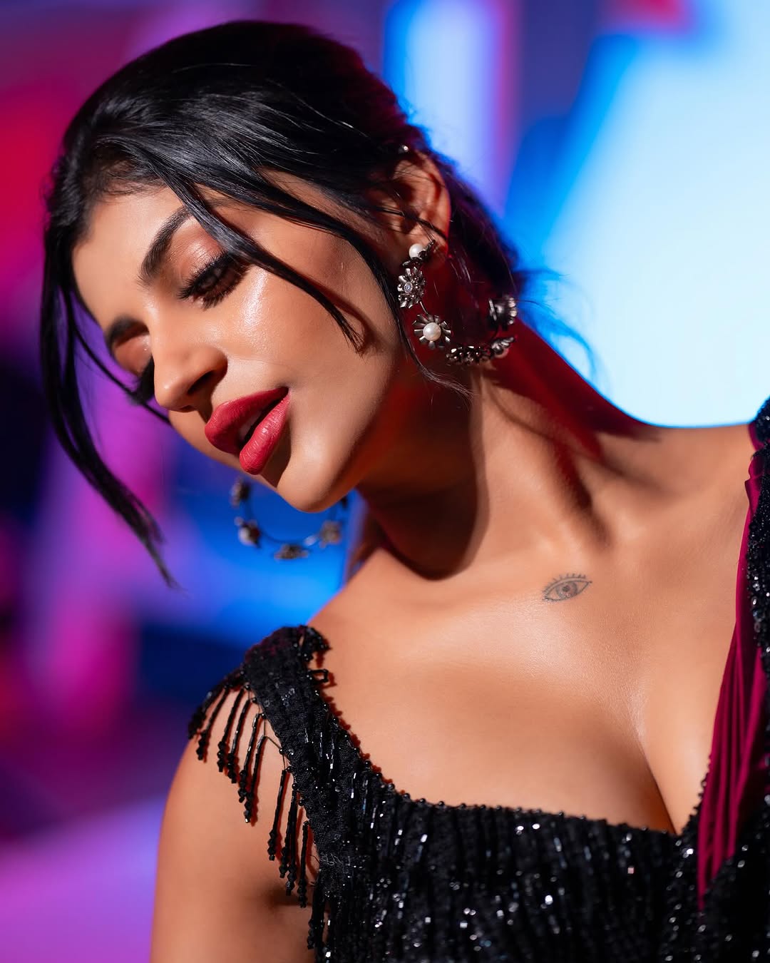 Actress Yashika Anand Photo gallery