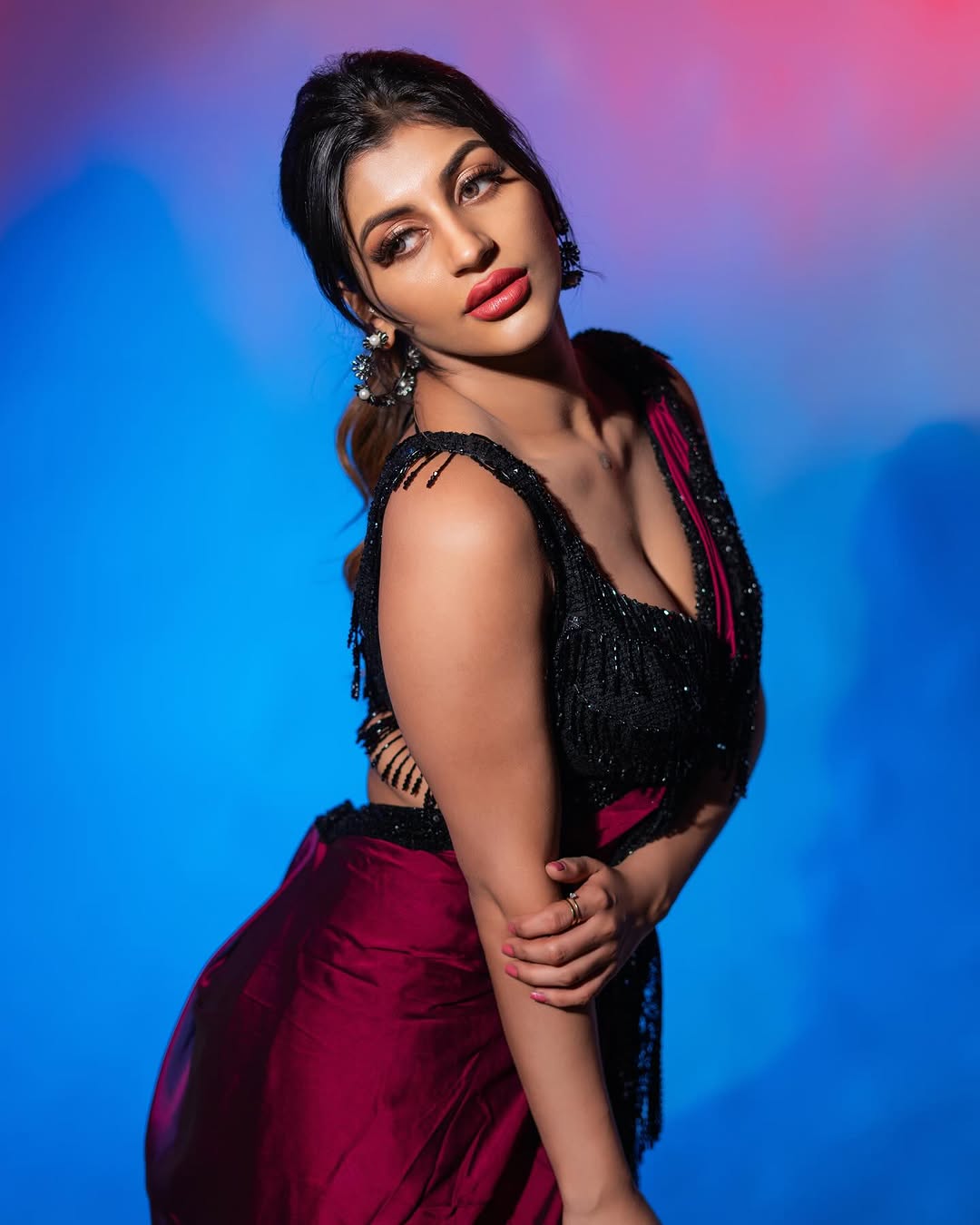 Actress Yashika Anand Photo gallery