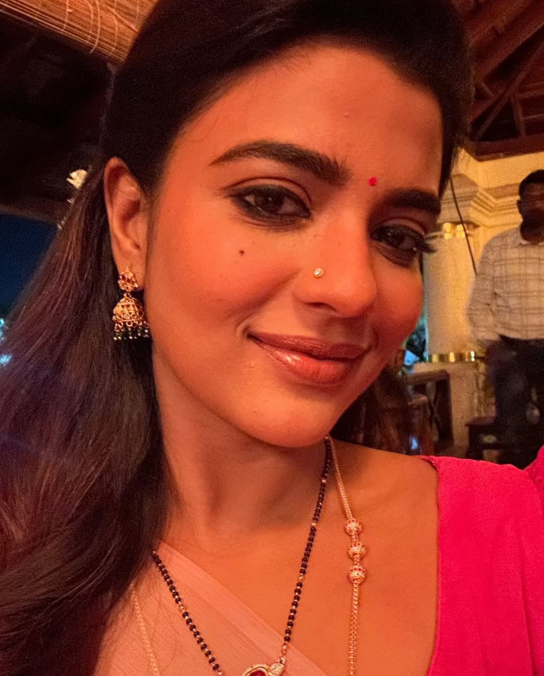 Aishwarya Rajesh : చీరలో చూపు తిప్పుకొనివ్వకుండా చేస్తున్న ఐశ్వర్య రాజేష్…