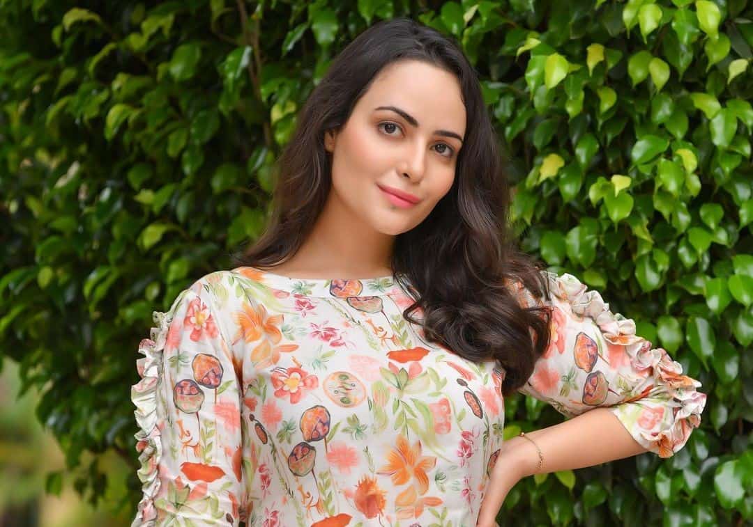 Actress Aanchal Munjal photo gallary