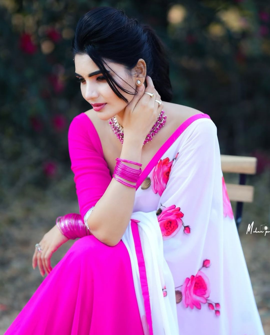 Jabardast Varsha : పింక్ లెహంగాలో వర్ష అందాలు చూడతరమా.. ఏముందబ్బా అసలు..