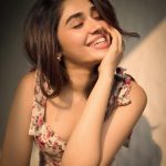 Krithi Shetty: ముసి ముసి నవ్వుల్లో కృతి శెట్టి.. మేటరేమైనా ఉందా?