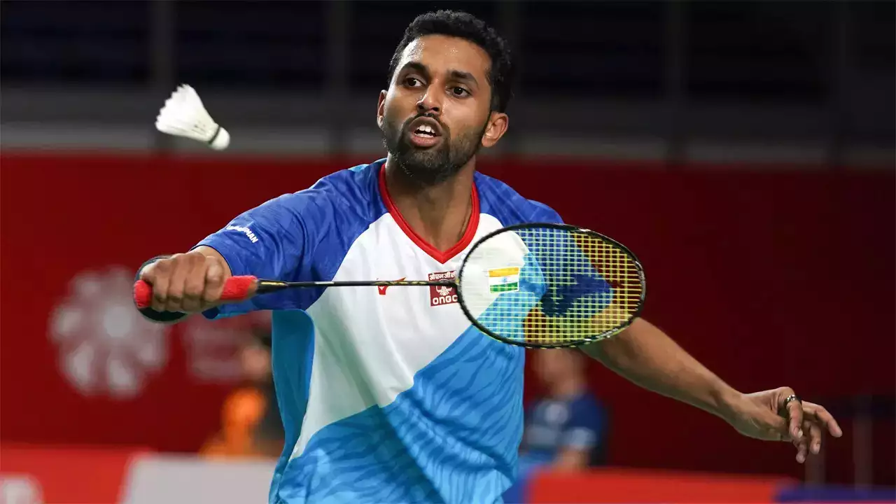 Malaysia Open: పైకప్పు నుంచి నీళ్లు లీక్.. వర్షంతో బ్యాడ్మింటన్ మ్యాచ్ వాయిదా!