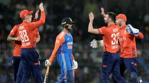 Ind vs Eng, 3rd T20I: చేతులెత్తేసిన బ్యాటర్లు.. రాజ్‌కోట్‌ లో టీమిండియా ఓటమి..!