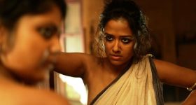 OTT Movie : ఆ ఇంటికి వచ్చిన ప్రతి అమ్మాయితో రాజుగారి రాసలీలలు... వేశ్యని ప్రేమించి మోసం చేసే పండితుడు