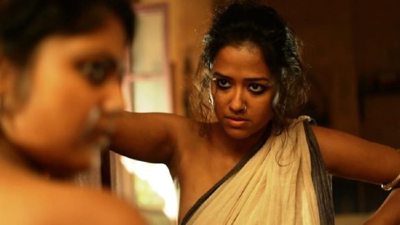 OTT Movie : ఆ ఇంటికి వచ్చిన ప్రతి అమ్మాయితో రాజుగారి రాసలీలలు… వేశ్యని ప్రేమించి మోసం చేసే పండితుడు