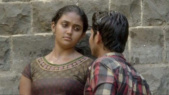OTT Movie : పరువు కోసం పాకులాడే తండ్రి, ప్రేమ కోసం ప్రాణాలు ఇచ్చే కూతురు… పిచ్చెక్కించే ప్రేమ కథ