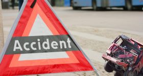 Adilabad Road Accident: కాసేపట్లో ఆలయానికి.. అంతలోనే ప్రమాదం.. 40 మంది భక్తులకు తీవ్ర గాయాలు