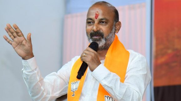 Bandi Sanjay: పద్మ అవార్డులపై బండి సంజయ్ సంచలన వ్యాఖ్యలు