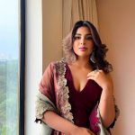 Samyuktha Menon: పరమ్ సుందరిలా సంయుక్త మీనన్.. డీప్ నెక్ డ్రెస్‌లో అదిరిందిగా.!