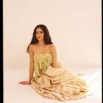 Ananya Panday: మల్లెపూలతో డ్రెస్.. వెరైటీ అటైర్‌లో పిచ్చెక్కిస్తున్న అనన్య..