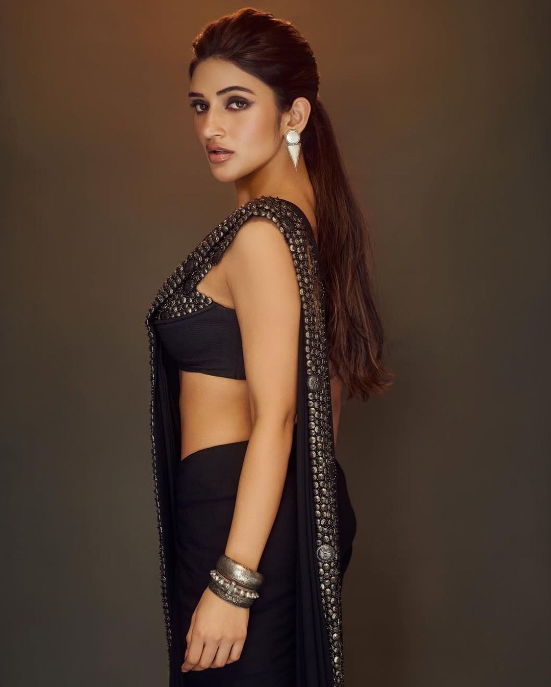Sreeleela: బ్లాక్ శారీలో శ్రీలీల.. జీరో సైజ్‌ నడుముతో హంగామా
