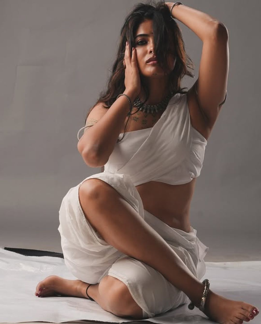 Actress Divi :  అందాలను వడ్డించేందుకు రెడీ అయిన దివి నుంచి వచ్చిన భామ