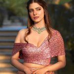 Malavika Mohanan: ట్రెండీ వేర్ లో అందాలతో రచ్చ చేస్తున్న మాళవిక..!
