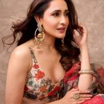 Pragya Jaiswal: లెహంగాలో చెక్కిలిగింతలు పెడుతున్న బాలయ్య హీరోయిన్..!