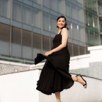 Rukmini Vasanth: చీకట్లో చందమామలా రుక్మిణి వసంత్.. బ్లాక్ డ్రెస్‌లో వావ్..!