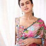 Shraddha Srinath: పింక్ శారీలో శ్రద్ధా.. సింపుల్ లుక్‌తో అదరగొడుతోందిగా.!