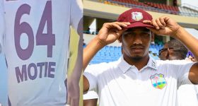 WI vs Pak 2nd Test: వీడెవర్రా బాబు.. గుడ్డలు లేకుండానే క్రికెట్‌ ఆడేస్తున్నాడు ?