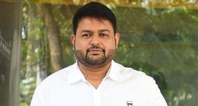 SS. Thaman: మాటలే కాదు చేతలు కూడా మధురమే..రెమ్యూనరేషన్ లో సగం మొత్తం వారికే..!