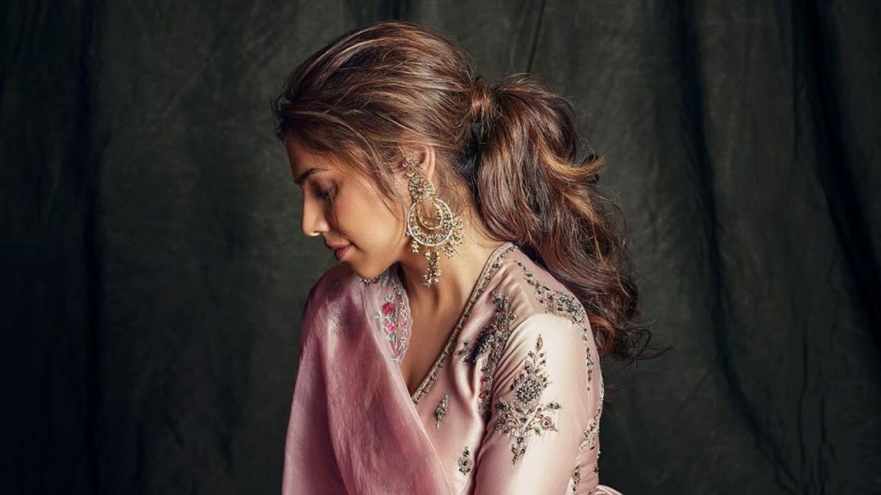 Actress : 53800 కోట్ల ఆస్తి, బిజినెస్ మ్యాన్ ను పెళ్ళాడిన హీరోయిన్… ఫస్ట్ మూవీ మాత్రం అట్టర్ ఫ్లాప్