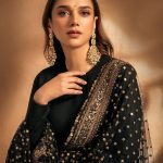 Aditi Rao Hydari : బ్లాక్ డ్రెస్సులో అదితి అందాలు చూడతరమా.. రెండుకళ్లు చాలట్లేదుగా..