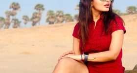Ananya Nagalla : బీచ్ లో ఎంజాయ్ చేస్తున్న అనన్య..