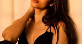 Bhagyashri Borse: బ్లాక్ డ్రెస్ లో భాగ్యశ్రీ.. మత్తెక్కించే కళ్లతో మెంటలెక్కిస్తుంది..