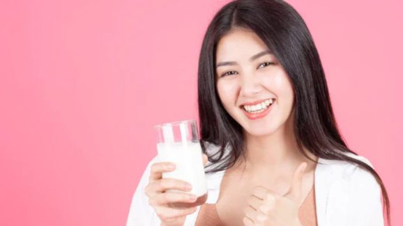 Raw Milk For Skin: పచ్చిపాలలో ఈ ఒక్కటి కలిపి వాడితే.. మెరిసే చర్మం