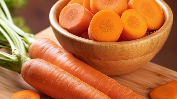 Carrots: వీళ్లు క్యారెట్ తింటే.. ఎంత ప్రమాదమో తెలుసా ?