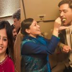 MS Dhoni – Lady Fan: ఫ్లైట్‌ లో ధోనికి తినిపించిన మిస్టరీ లేడీ.. సాక్షి సీరియస్ వార్నింగ్  !