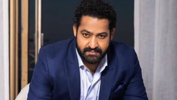 Ntr : ఇప్పుడు ఒక్కో సినిమాకు కోట్లు తీసుకుంటున్న ఎన్టీఆర్.. ఫస్ట్ మూవీ రెమ్యూనరేషన్ ఎంతంటే..? Ntr : ఇప్పుడు ఒక్కో సినిమాకు కోట్లు తీసుకుంటున్న ఎన్టీఆర్.. ఫస్ట్ మూవీ రెమ్యూనరేషన్ ఎంతంటే..?