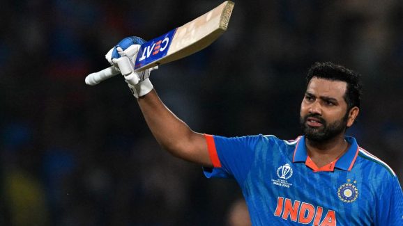 Rohit Sharma: ఆ బౌలర్ ను టార్చర్ చేస్తున్న రోహిత్…ఇది పద్దతేనా హిట్ మ్యాన్ ?