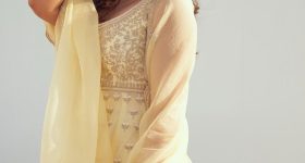 Samyuktha Menon : గోల్డ్ కలర్ డ్రెస్సులో గోల్డెన్ బ్యూటీ అదిరిపోయే స్టిల్స్.. ఏముంది మామా..